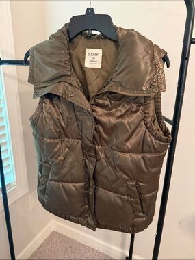 Old Navy Olive Green Quilted Puffer Vest